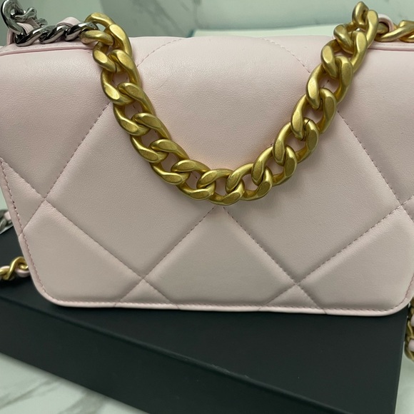 ***S0LD***on another platform. Chanel 19 wallet on chain. Pink (Rose). New. - Picture 7 of 10